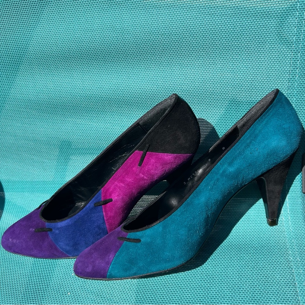Stuart Weitzman Vintage Gem Multicolor Suede      3 1/2” Heels Size 9 - Picture 4 of 12
